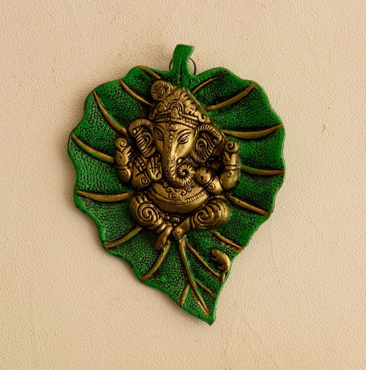 eCraftIndia Lord Ganesha on Green Leaf